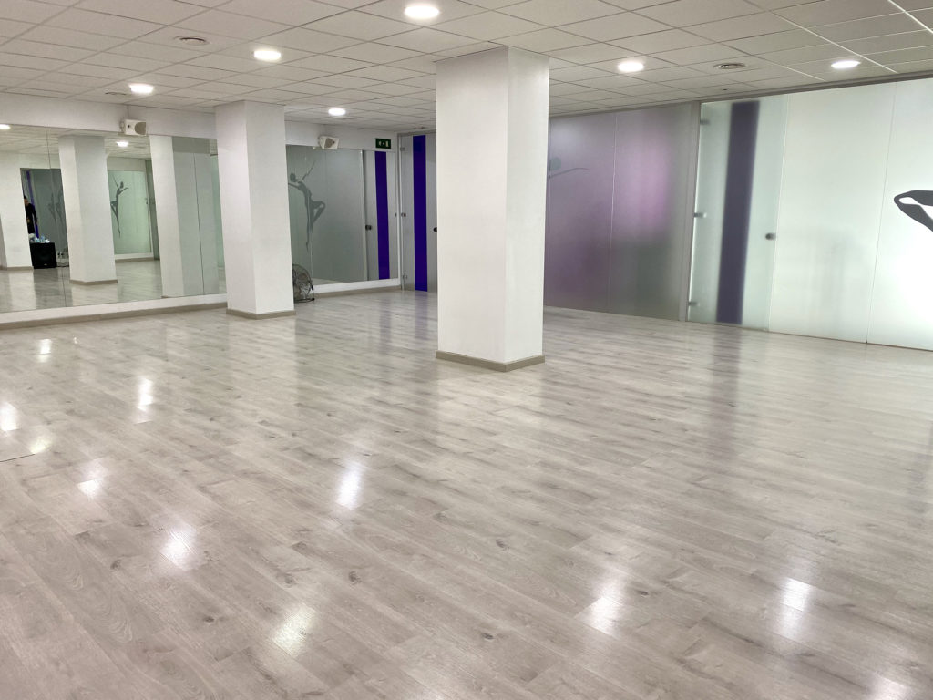 Sala con más de 100m2